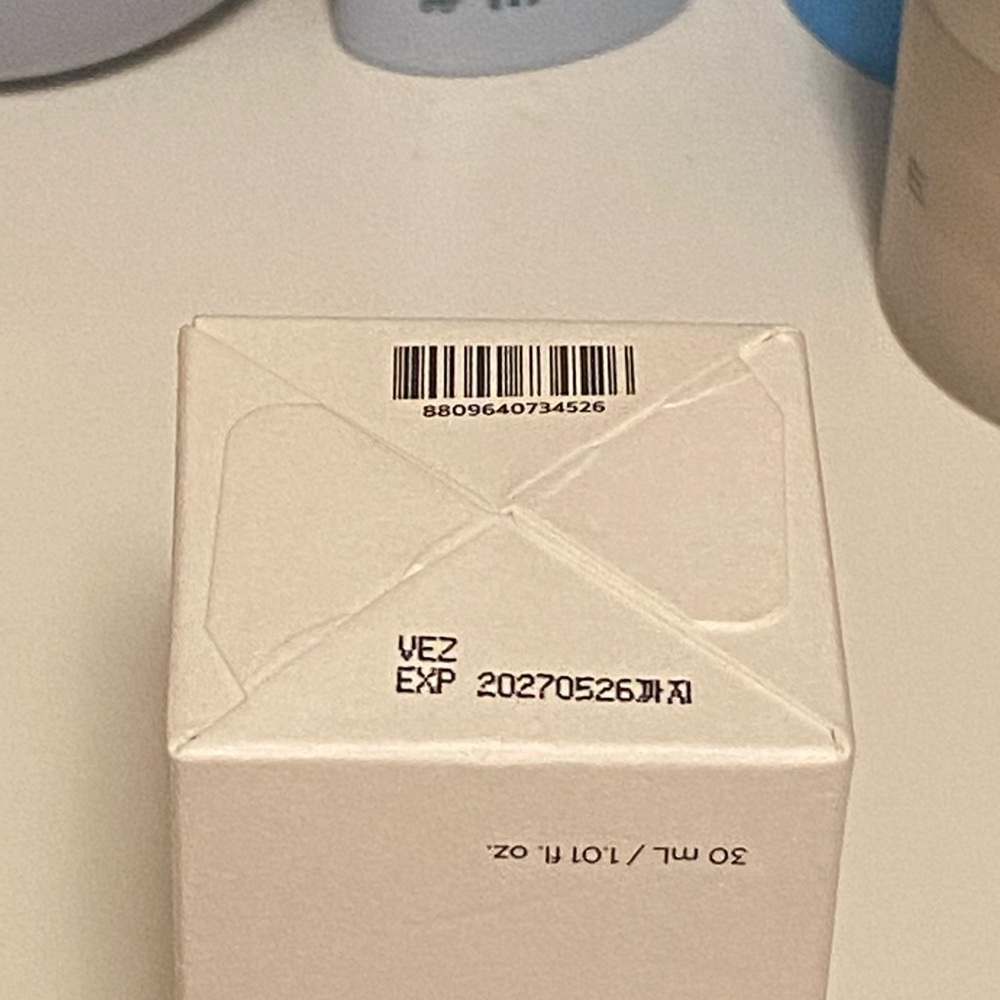 Niacinamide 10% + TXA 4% Serum - Red - Picture 4 of 6